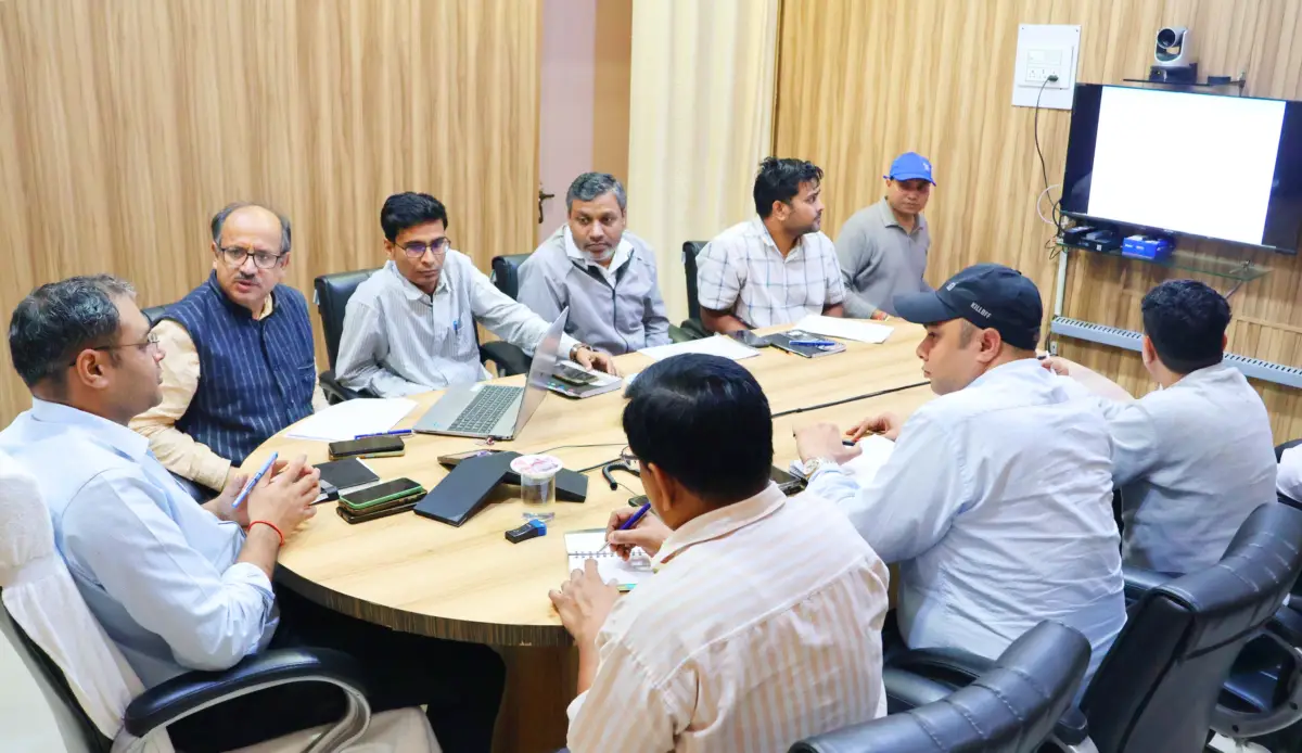 15 अक्टूबर तक जनपद की सभी सड़कों को गड्ढा मुक्त करने का लक्ष्य : जिलाधिकारी