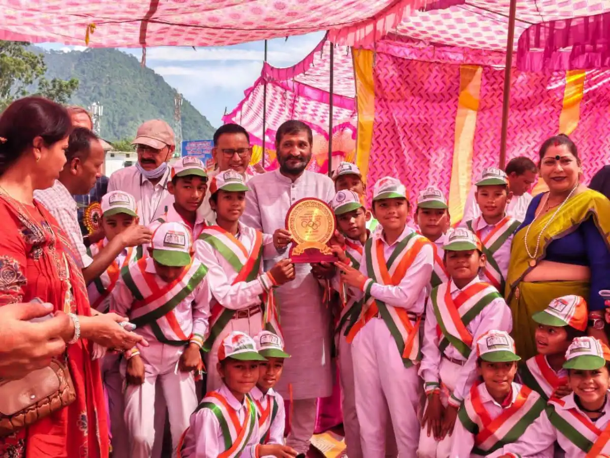 रंगारंग सांस्कृतिक कार्यक्रमों के साथ प्राथमिक एवं उच्च प्राथमिक विद्यालयों की जनपदीय क्रीड़ा प्रतियोगिता हुई प्रारंभ